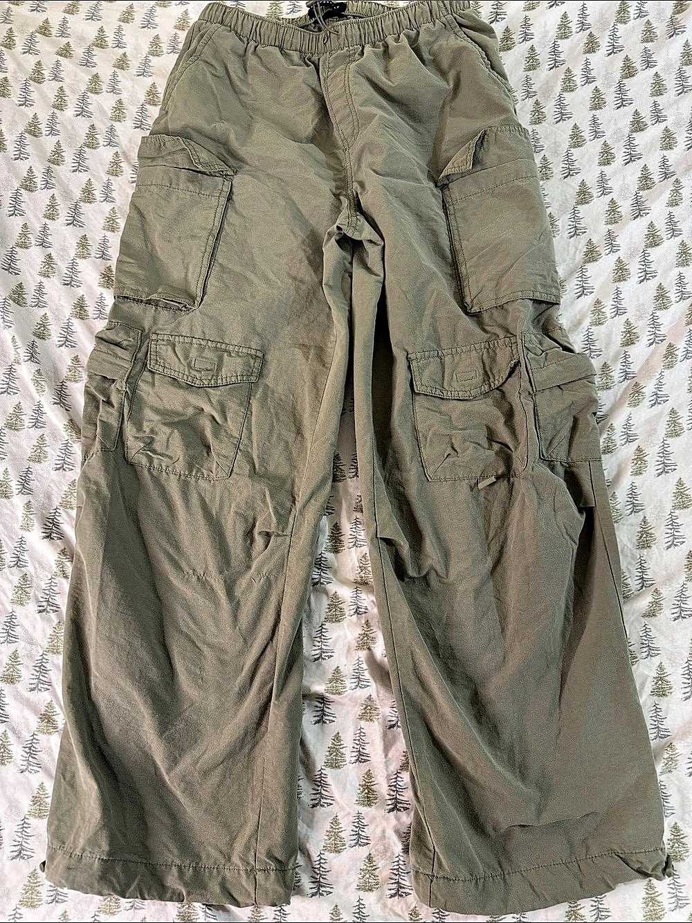 Aeropostale Parachute Cargo Pant Cargo Pants in Green Size Medium